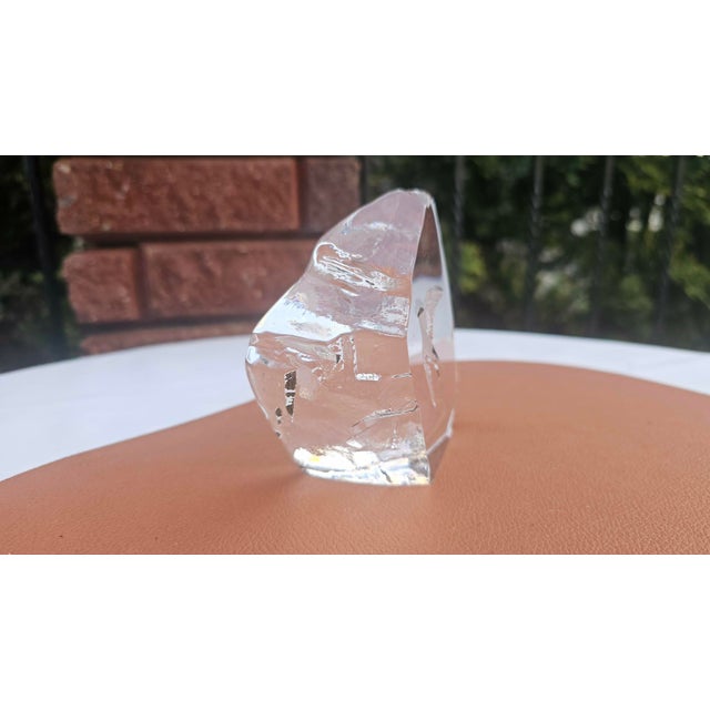 Glass Swallow Paperweight by Mats Jonasson, Sweden, 1980s For Sale - Image 3 of 8