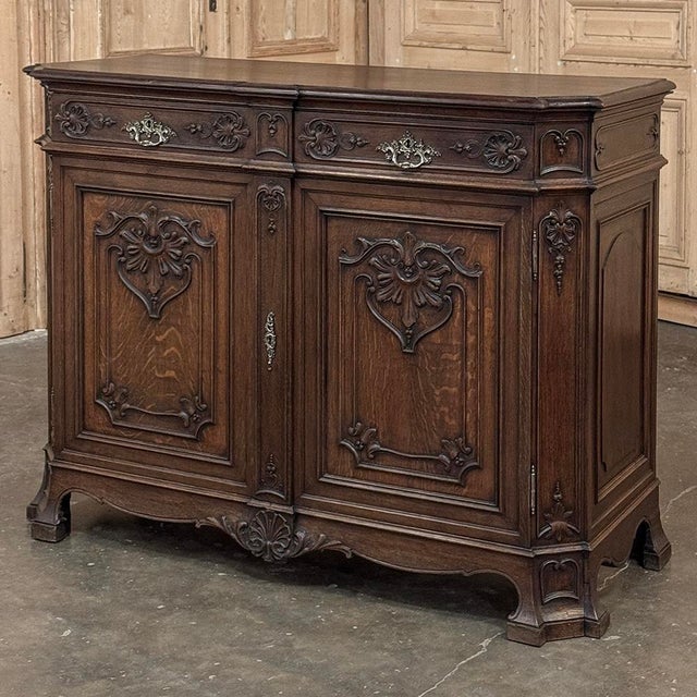 19th Century Liegoise Louis XIV Buffet ~ Credenza For Sale - Image 4 of 18