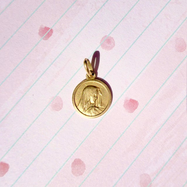 Metal Vintage 1960s Italian 18k Virgin Mary Medallion, Religious Pendant For Sale - Image 7 of 12