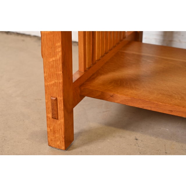 1990s Stickley Mission Oak Arts & Crafts Two-Tier Coffee Table For Sale - Image 5 of 9