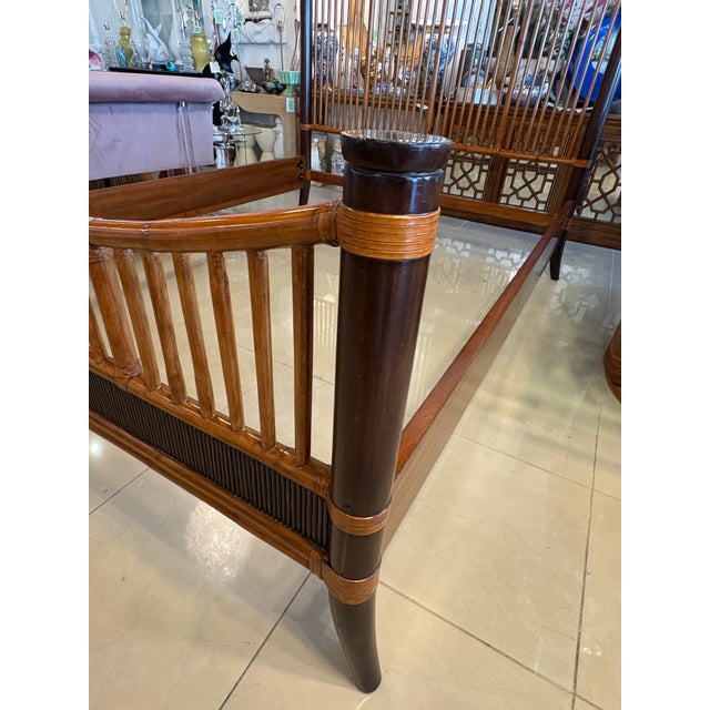 1970s Vintage Bamboo Rattan Pagoda Queen Size Bed Headboard Footboard Frame Set For Sale - Image 5 of 12