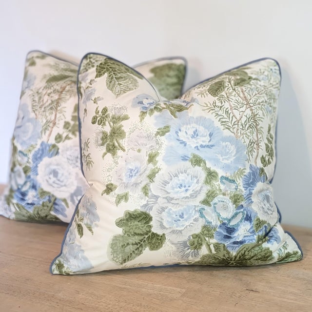 Lee Jofa Hollyhock Cotton Chintz Pillows in Blue/Leaf - Pair For Sale In Greensboro - Image 6 of 7