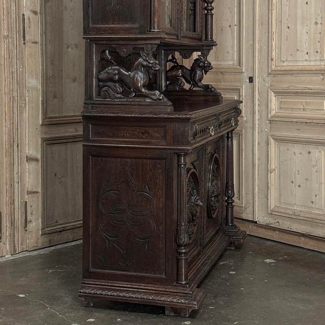19th Century French Oak Hunt Bookcase ~ Display Cabinet For Sale - Image 15 of 18