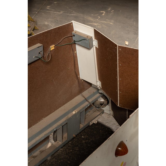 White Vintage Wonder Bread Lighted Figural Delivery Truck Store Display For Sale - Image 8 of 8