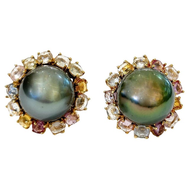 Bochic "Orient" Tahiti Pearls & Multi Sapphire Earrings Set In 18K Gold & Silver For Sale - Image 15 of 18