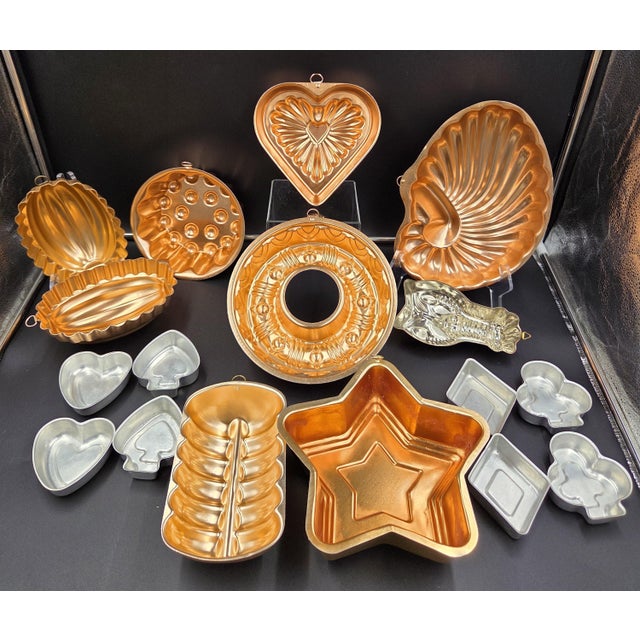 Vintage Large Copper and Miniature Aluminum Mold/Wall Deco Collection Set of 17 For Sale - Image 16 of 18