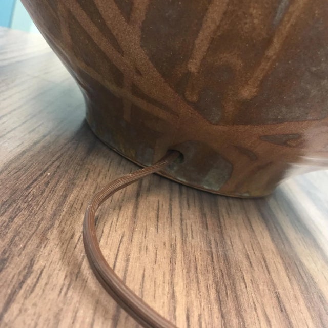 Mid-Century Modern 1950s Design Technics Large Bulb Shaped Splatter Glazed Ceramic Table Lamp For Sale - Image 3 of 6