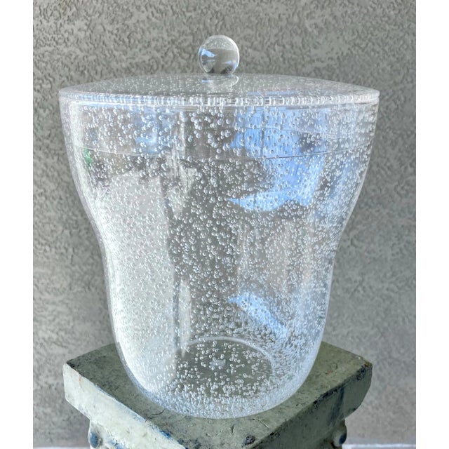 Late 20th-Century Sleek & Sublime Controlled Bubble Lucite Lidded Ice Bucket For Sale - Image 12 of 13