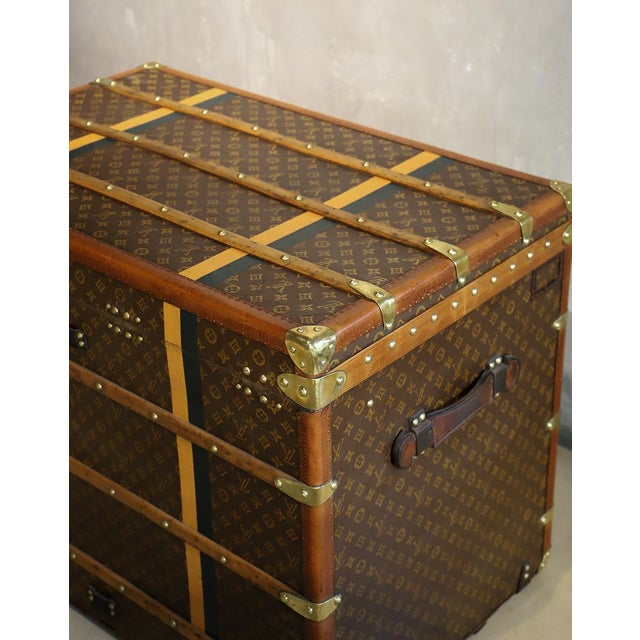 Louis Vuitton Mail Trunk from Louis Vuitton, 1920s For Sale - Image 4 of 15