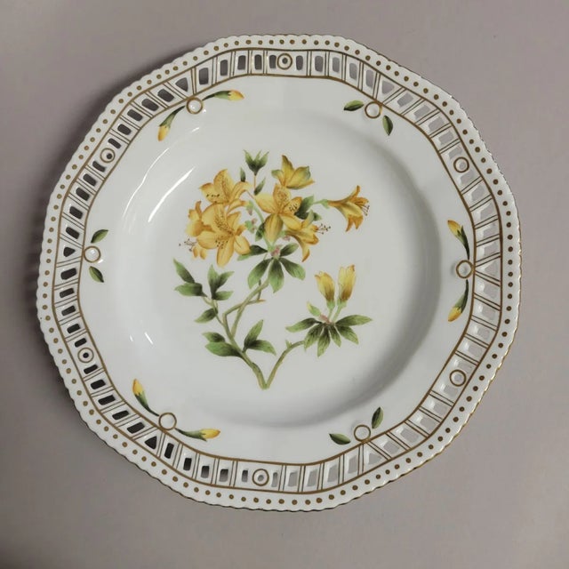 Ceramic Chelsea House Botanical Porcelain Plates – Set of 3 With Gilt Pierced Borders For Sale - Image 7 of 9