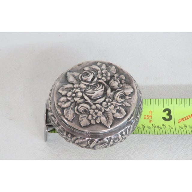 Small Sterling Silver Round Pill Snuff Trinket Lidded Box Embossed Florals 5092b For Sale - Image 14 of 16