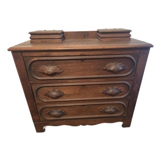 19th Century American Victorian 3-Drawer Dresser, Knapp Joints For Sale