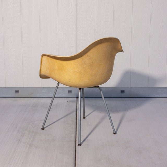 Mid-Century Modern 1950 First Generation Eames Rope Edge Fiberglass Armchair Attributed to Herman Miller For Sale - Image 3 of 18
