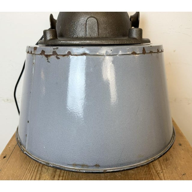 Large Industrial Grey Enamel and Cast Iron Pendant Light from Elektrosvit, 1960s For Sale - Image 17 of 18