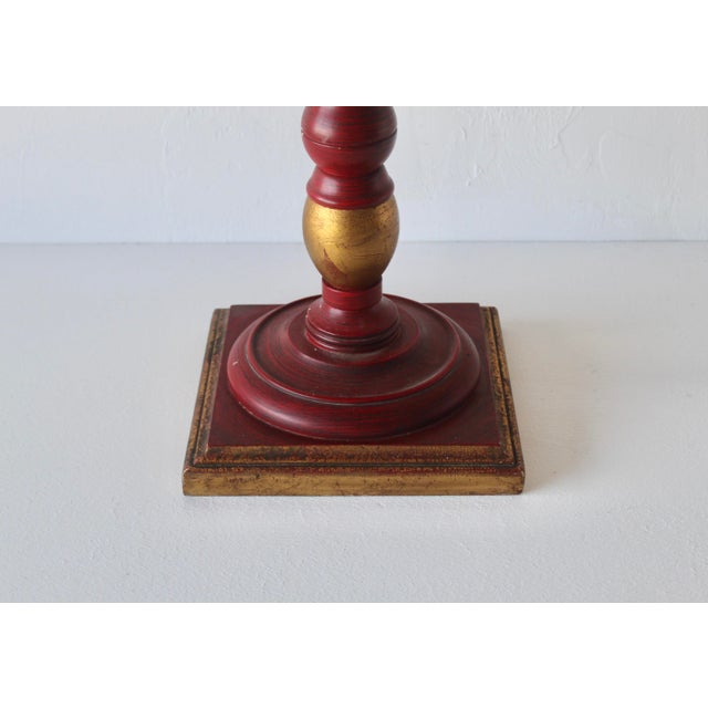 1980s Vintage Italian Florentine Style Gold Gilt Wood Pedestal Side Table Glass Insert For Sale - Image 5 of 13