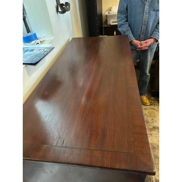 Early 19th Century Antique English Georgian Chest of Drawers With Pull Out Tray. For Sale - Image 5 of 8