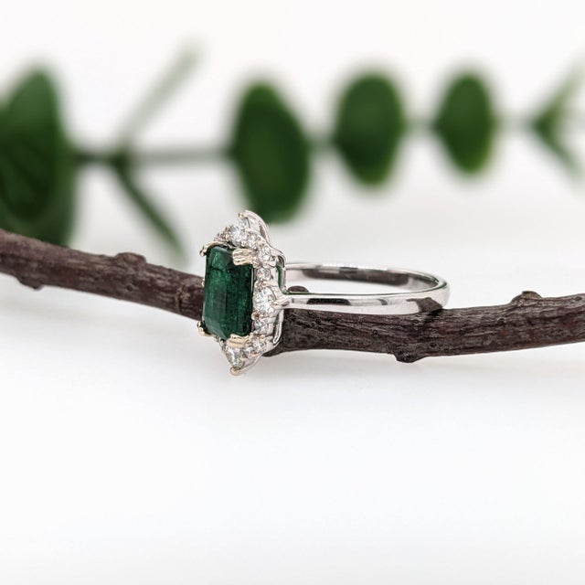 1.5cts 8x6mm Zambian Emerald Ring With Natural Diamond Halo in 14k White Gold, Size 6.75 For Sale In Columbus - Image 6 of 8