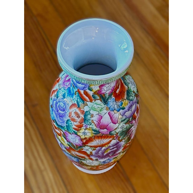 Hand‑Painted Famille Rose Floral Vase With Green Key‑Fret Rim For Sale - Image 4 of 6