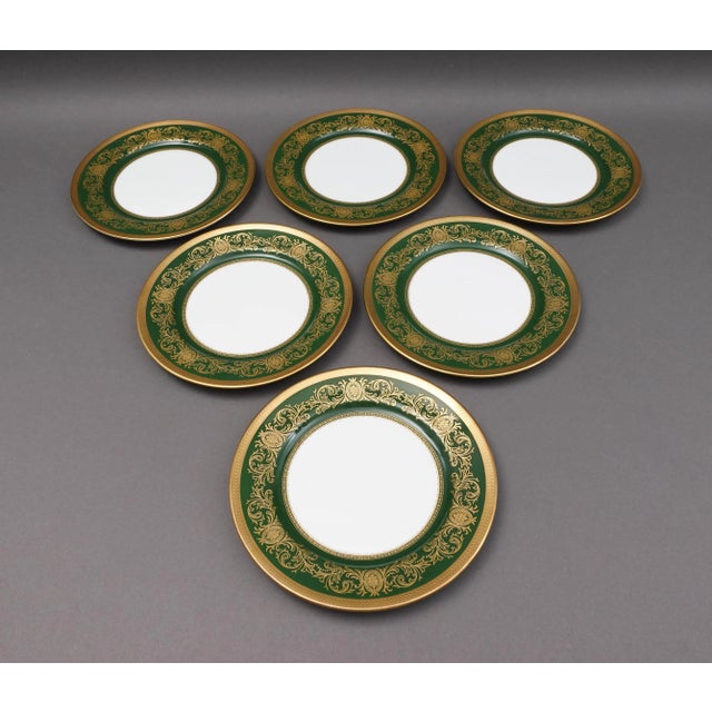 Aynsley England Imperial 193 Laurel Green Gold Salad Plates Set Of 6. Measures approximately 8" diameter.