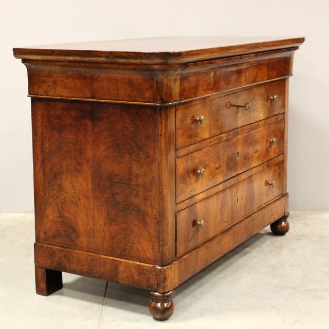 Antique Italian Chest of Drawers in Walnut For Sale - Image 4 of 12