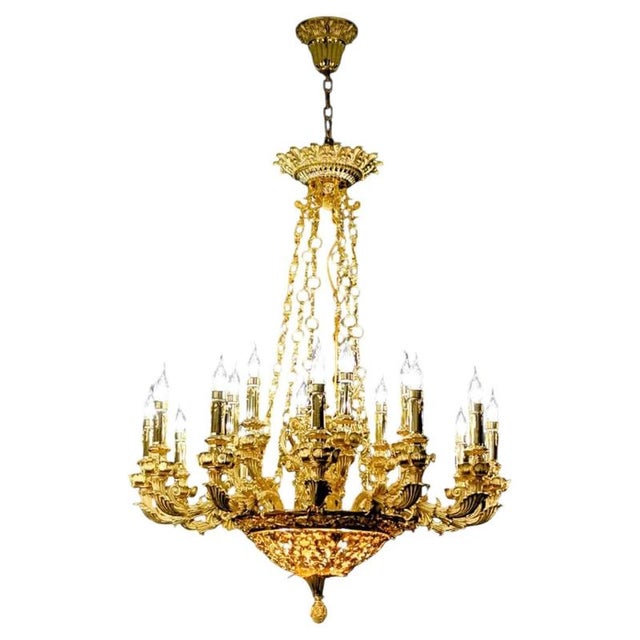 Collection Corona Chandelier in Metal and Crystal by Jago For Sale - Image 12 of 12