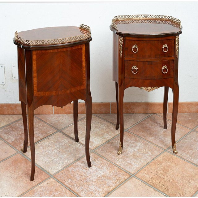 Antique Napoleon III Bedside Tables in Mahogany with Bronze Inlays, France, Late 19th Century, Set of 2 For Sale - Image 3 of 6