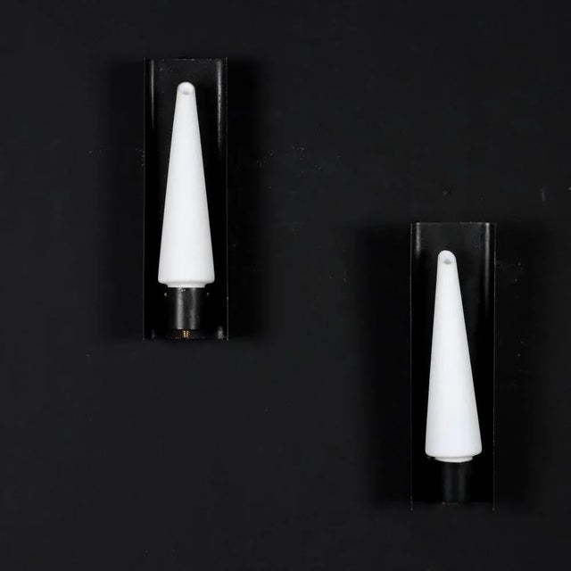 White Italian Wall Lamps in Opaline Glass, 1960s, Set of 2 For Sale - Image 8 of 8
