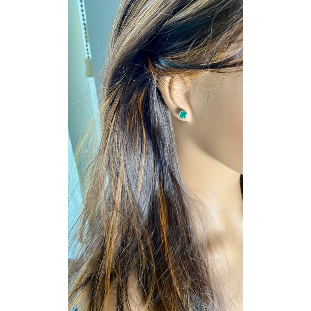 2020s 14 Karat White Gold Bezel-Set Pair Round Emerald 0.70 Carat Screw Back Earrings - 2 Pieces For Sale - Image 5 of 8