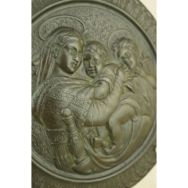 Brown Bronze Medallion with Bas-Relief depicting the Madonna Della Seggiola by Raffaello Sanzio, Italy, Late 1800s For Sale - Image 8 of 18