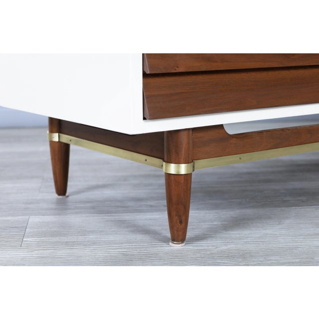 Mid-Century Modern Walnut Dresser by Merton Gershun for American of Martinsville, 1960s For Sale - Image 10 of 13