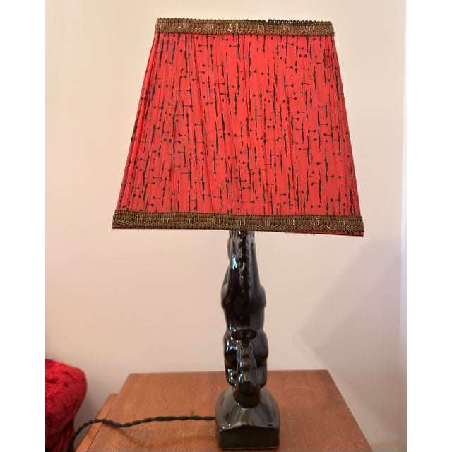 Mid-Century Modern 1950s Ceramic Rearing Stallion Lamp With Original Pinch-Pleat Shade For Sale In New York - Image 6 of 7