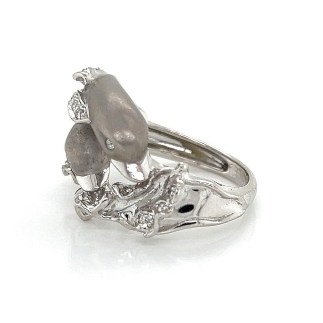 Carrera y Carrera Mid 20th Century Carrera y Carrera Diamond 18k White Gold Double Dolphin Ring Size 5 For Sale - Image 4 of 9