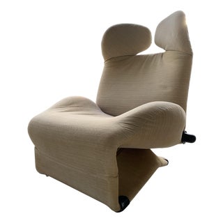 Postmodern Wink Chair by Toshiyuki Kita for Cassina, 1980s For Sale