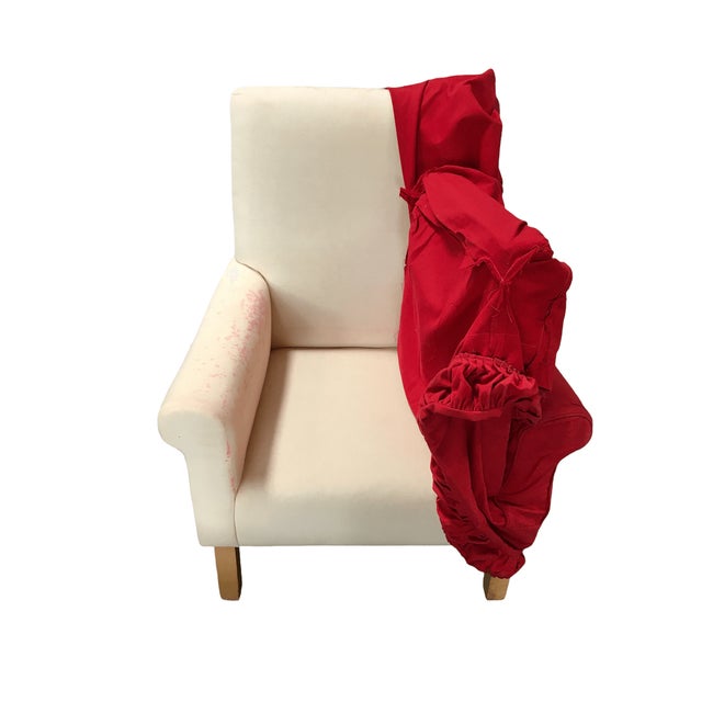 Late 20th Century White Muslin Lounge Armchair with Red Cover and Skirt For Sale In Los Angeles - Image 6 of 12