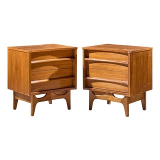 Young Manufacturing Mid Century Walnut Curved Front Nightstands - Pair For Sale