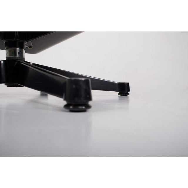 Black Set of Lounge Chair and Ottoman by Charles & Ray Eames, 1980s For Sale - Image 8 of 16