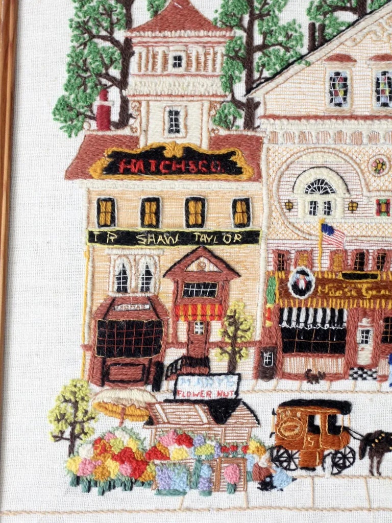 Tableau Mural Broderie Crewel Années 70 - Motifs Fleurs Floraux Sur Cadre Bois - Occasion Vintage - États-Unis
