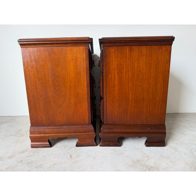 Brown Vintage Chippendale-Style Mahogany Three-Drawer Nightstands – A Pair For Sale - Image 8 of 13
