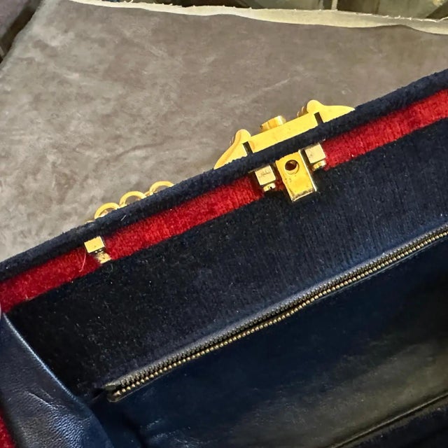 Contemporary 1970s Amazing Blue and Red Velvet and Brass Italian Shoulder Bag For Sale - Image 3 of 16
