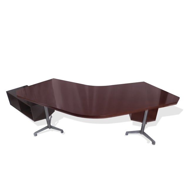 The Osvaldo Borsani ‘T-96’ Boomerang Desk is an iconic example of mid-century Italian design, celebrated for its...