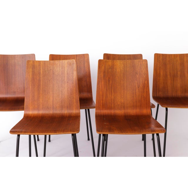 Set of 6 Vintage Plywood Chairs from the 1960s Though the manufacturer remains unknown, these chairs likely originate from...