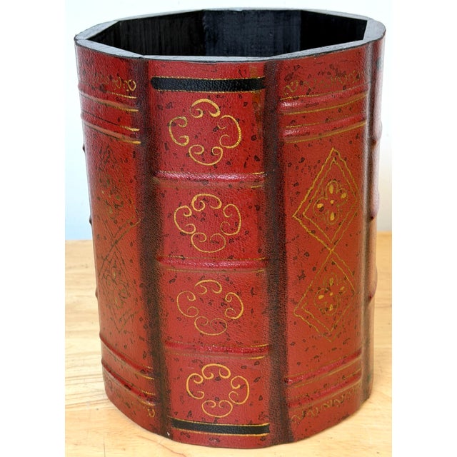 Italian Neoclassical Red Leather Wastepaper Basket or Trash Can, 20th Century For Sale - Image 9 of 18