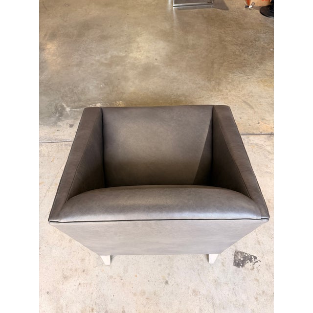 Early 21st Century Bernhardt Brown Leather Lounge Chair For Sale - Image 5 of 6