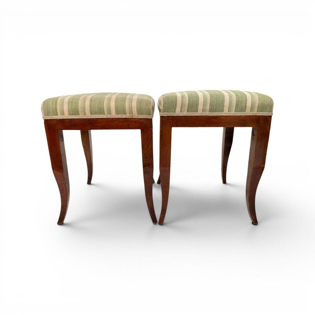 French Early 19th Century French Pair of Walnut Directoire Stools For Sale - Image 3 of 5