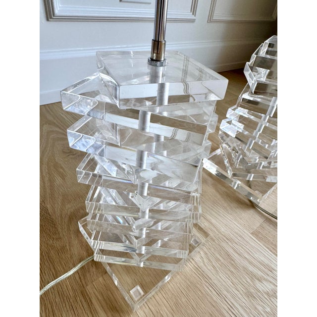 Transparent 1970s Artist-Signed Sculptural Stacked Lucite Table Lamps, Intentionally Asymmetrical - Pair For Sale - Image 8 of 11