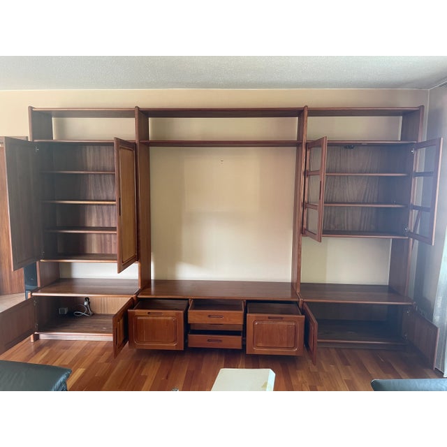 Brown Danish Wall Cabinet in Teak by Frederiksborg for Dyrlund, 1970s For Sale - Image 8 of 12