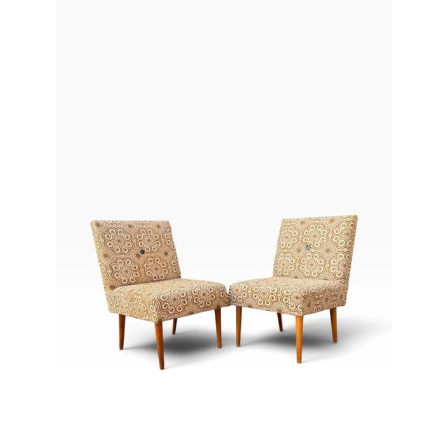 Mid-Century Modern Pair of Hungarian Mid-Century Slipper Chairs by Kocséri MGTSZ | Original Swirl Pattern Fabric | Tapered Legs | 1970s For Sale - Image 3 of 16