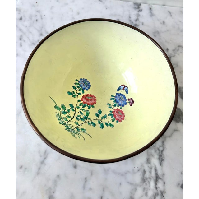 Mid 19th Century 19th Century Chinese Enamel Canton Bowl For Sale - Image 5 of 5
