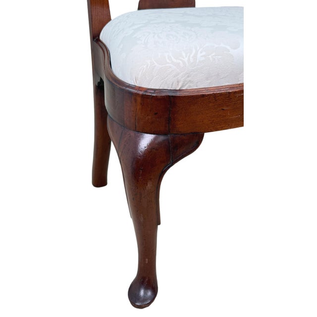 Early 18th Century Antique Walnut Side Chairs, 1710, Set of 2 For Sale - Image 5 of 13