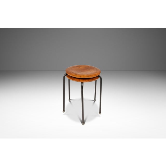 Set of Two (2) Early Model 3170 "Dot" Stools / Nesting Tables by Arne Jacobsen for Fritz Hansen, Demark, C. 1960s For Sale In Orlando - Image 6 of 18